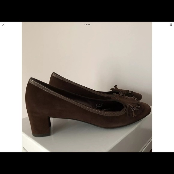 Women's Salvatore Ferragamo Suede Heel Pumps 7 1/2 - Picture 3 of 8